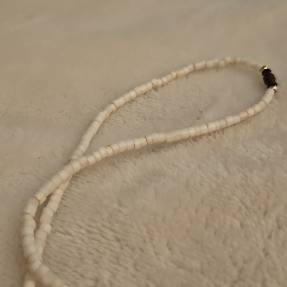 Vintage 1970s White Heishi Shell Bone Beaded Surfer Unisex Necklace - Picture 7 of 7